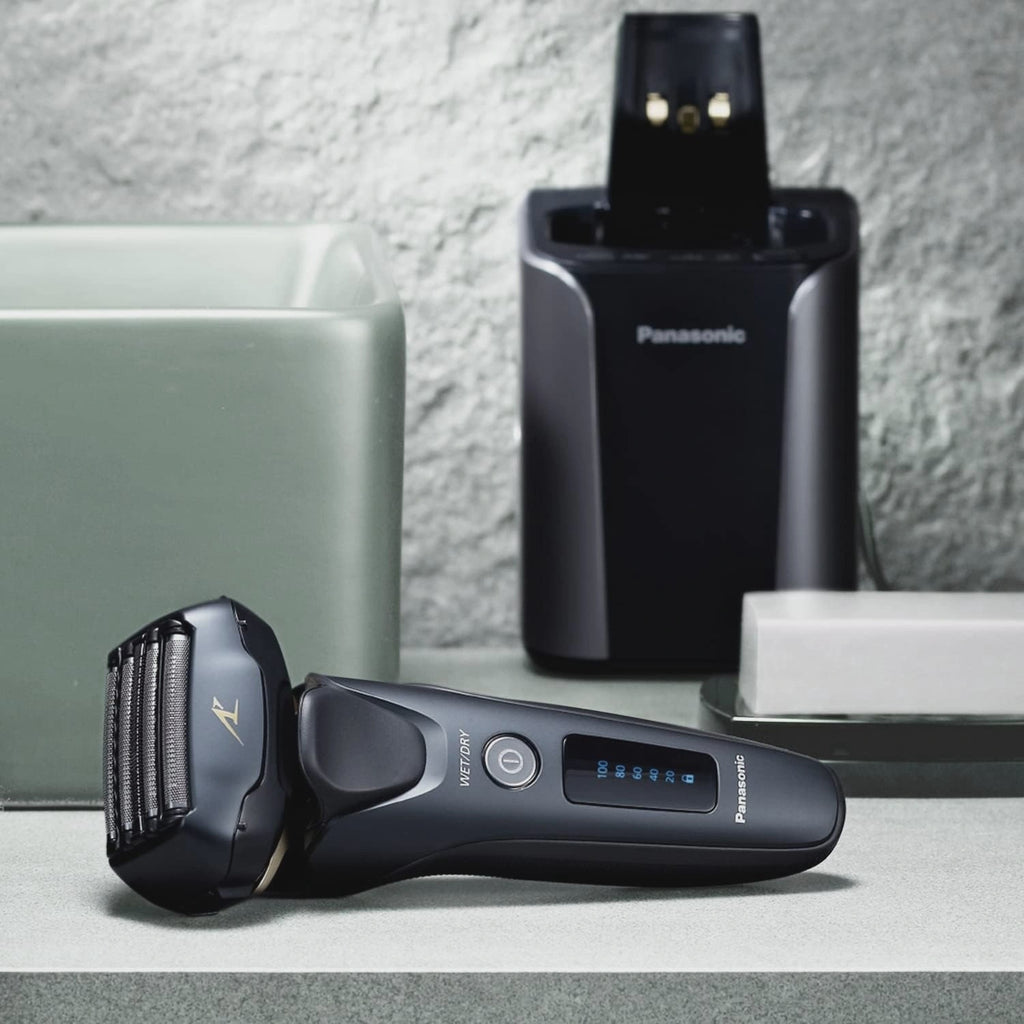 Panasonic   Arc5 Blade Wet/Dry Electric Shaver with cleaning unit ESLV97