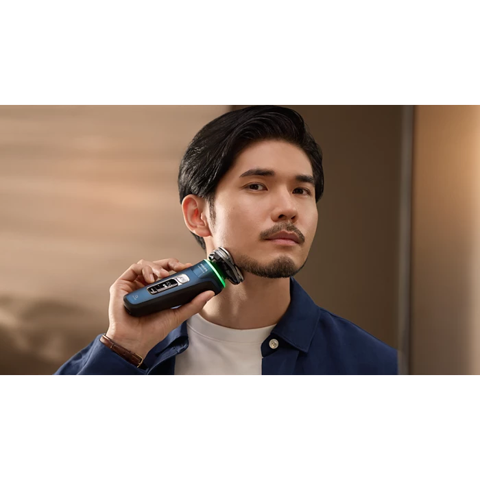 Philips Series 9000 Electric Shaver Wet/Dry Clean/Charge